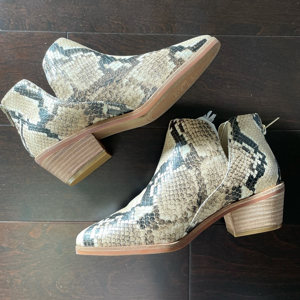 New Vince Camuto ankle booties
